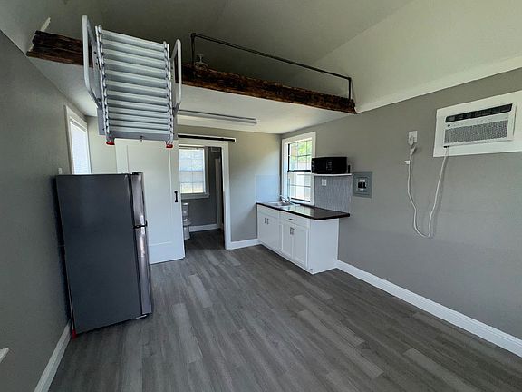 5th image of 5345 Brown Ln #1