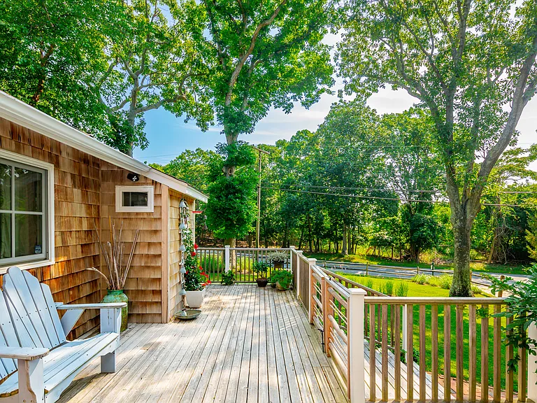 1137 Springs Fireplace Rd — Photo 23
