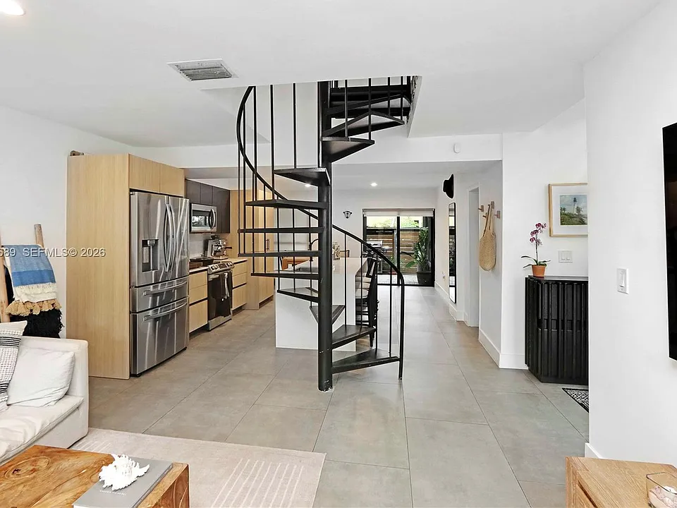 3138 Mary St