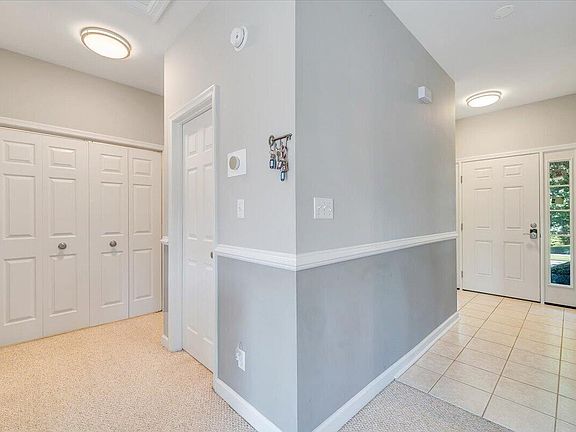 4th image of 2326 Lake Retreat Rd