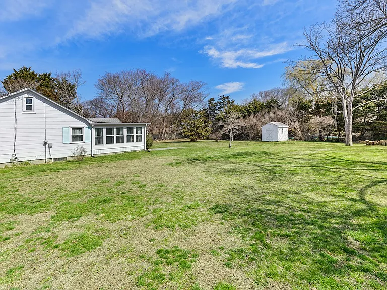 91 Hedges Ln — Photo 3