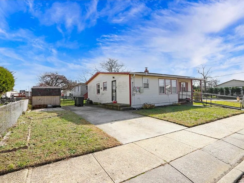 2040 Hamilton Ave