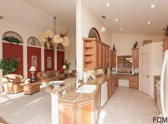 5th image of 26 Village View Dr