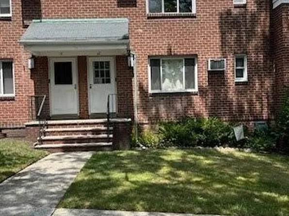17 Seth Ct #B, Staten Island, NY 10301