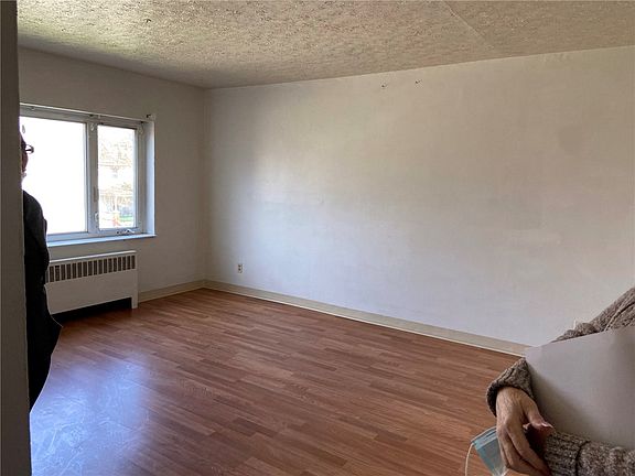 5th image of 287-301 Stambaugh Ave