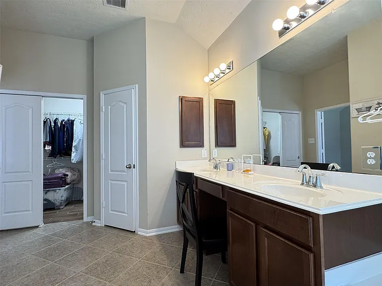 6106 Brookmall Dr — Photo 17