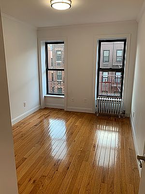 5th image of 345 E 83rd St #25