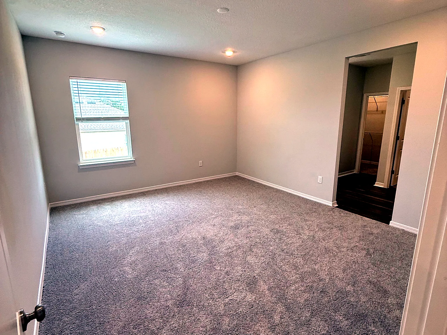 3 bed, 1760 sqft, $2,200 — Photo 4