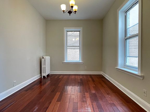 5th image of 490 Ocean Pkwy APT 17