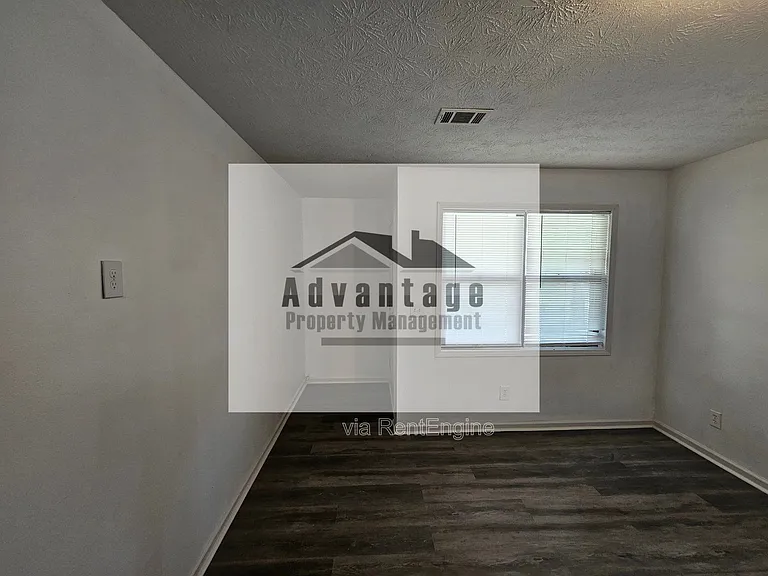 1521 Pine Cone Ln NW — Photo 8