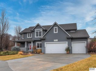 17302 Erskine Cir, Omaha, NE 68116