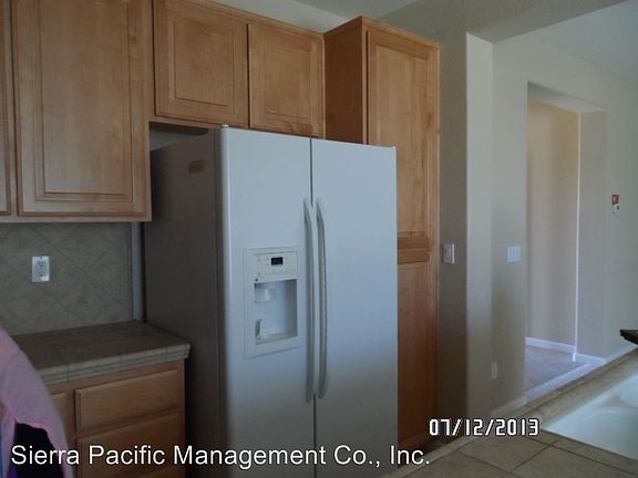 4th image of 828 White Oak Dr