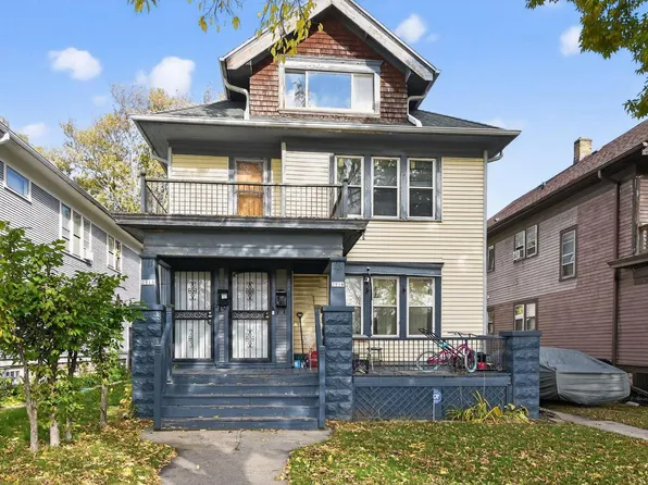 2916 West Melvina STREET, Milwaukee, WI 53216