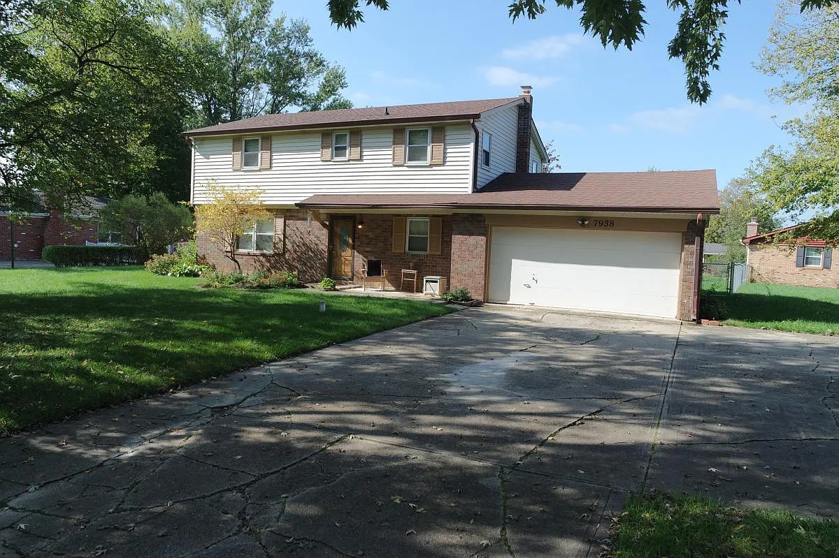 7938 Elm Dr photo 1