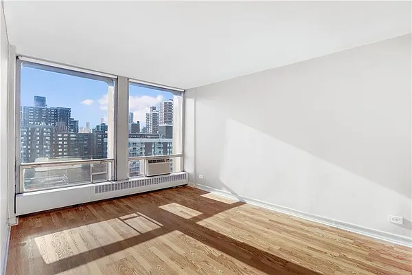 Rented by R New York | media 4