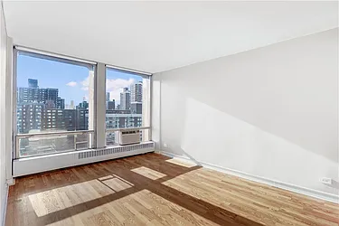 Rented by R New York