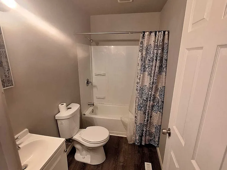 11202 Buckeye Rd — Photo 5