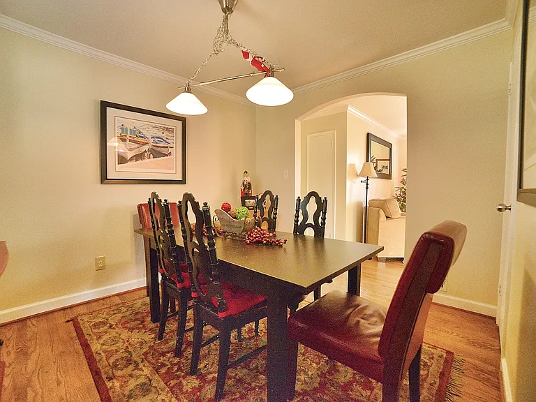 4805 Macon Rd — Photo 2