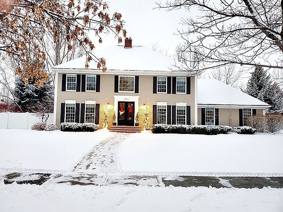 2nd image of 3880 Canterbury Way