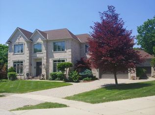 290 Lexington Ct, Schaumburg, IL