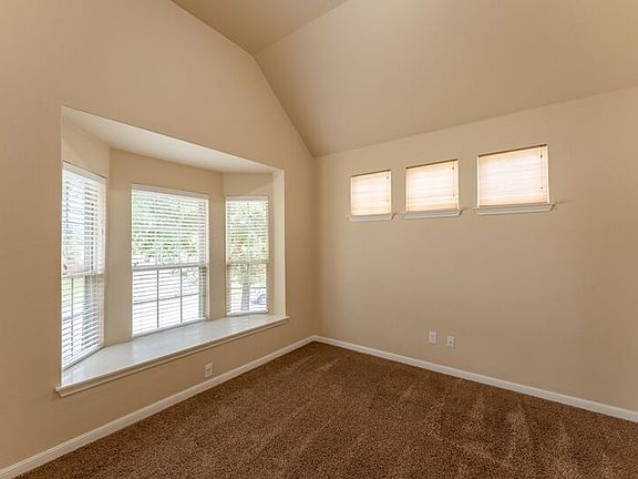 4th image of 3204 Rocky Top Ln