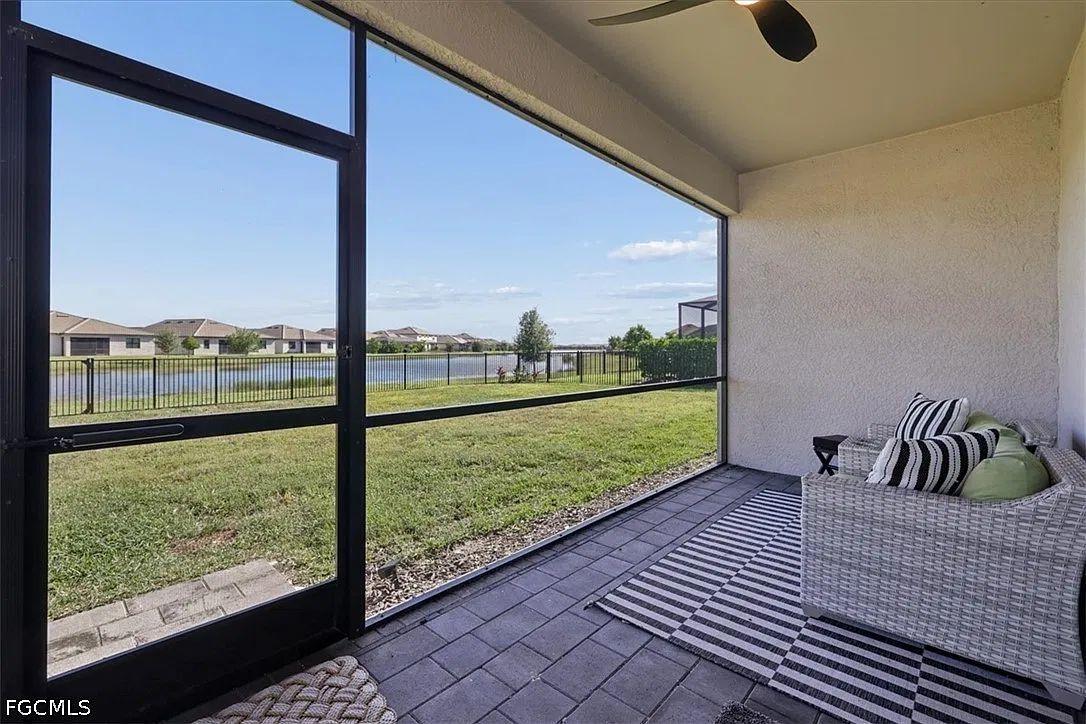 4 bed, 3.0 bath, 2032 sqft, $3,200 — Photo 3