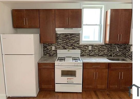 2nd image of 1518 Bryant Ave #3