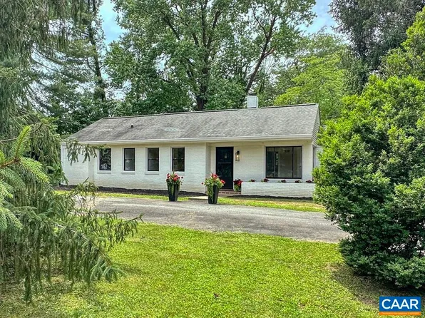 211 Martinsburg Ave, Gordonsville, VA 22942