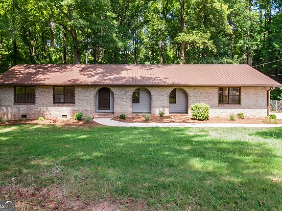 3rd image of 1191 Arrowhead Rd