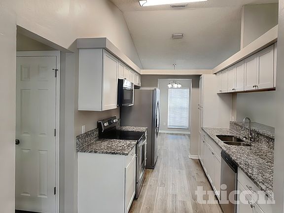 4th image of 4518 Saddle Creek Pl