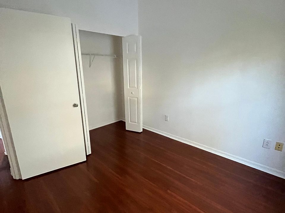 1st image of 1403 Lyonshire Dr