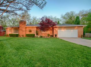 1905 S Luster Ave, Springfield, MO 65804