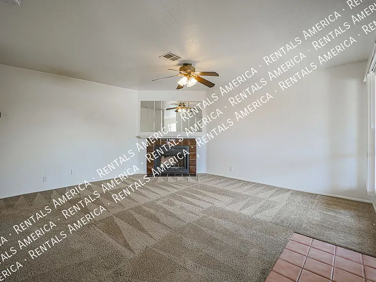 317 W Hononegh Dr #5 — Photo 5