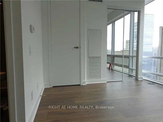 15 Grenville St #2604 — Photo 10