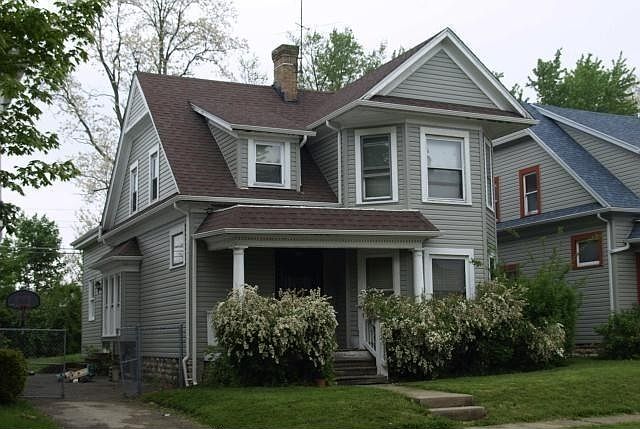 1st image of 280 E 2nd St