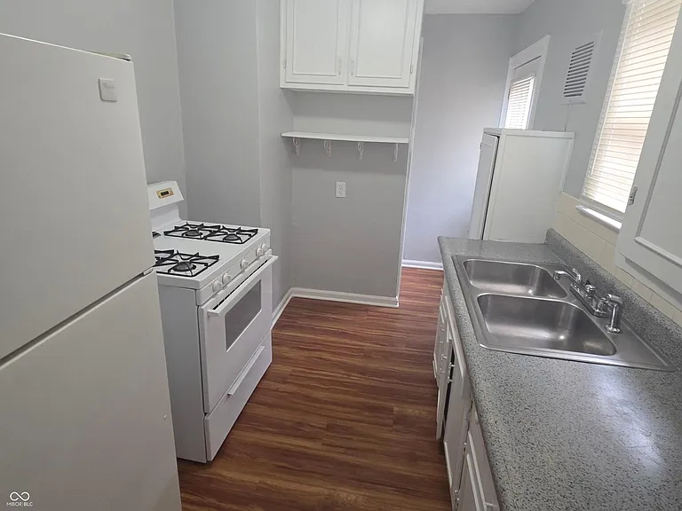 4969 Crittenden Ave — Photo 7