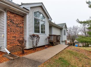 6811 Oakwood Dr, Urbandale, IA 50322
