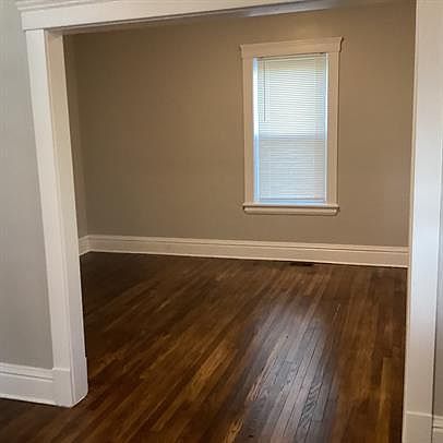 5th image of 340 Foster Ave