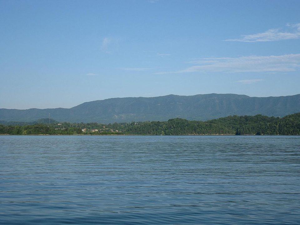 1st image of Harbor Hills Dr