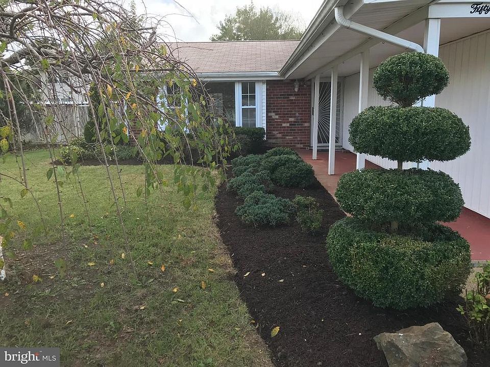 2nd image of 5911 Michael Rd