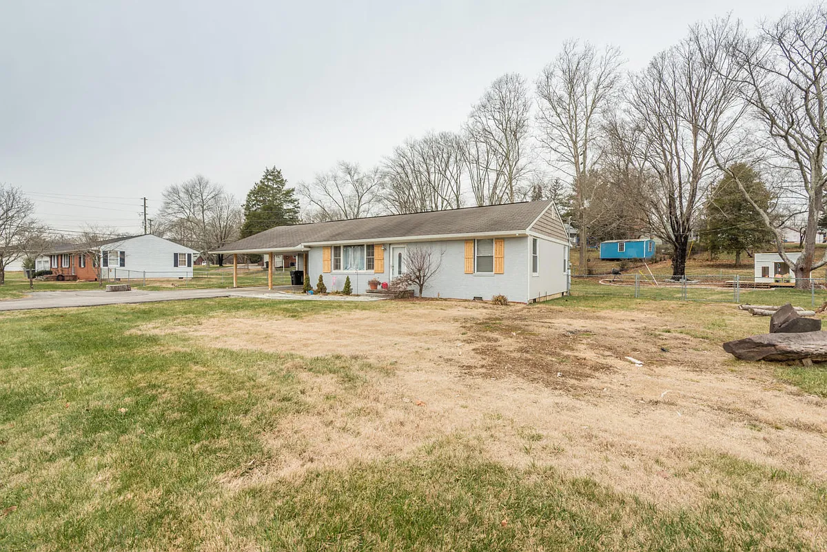 Building Photo - 3611 Essary Dr