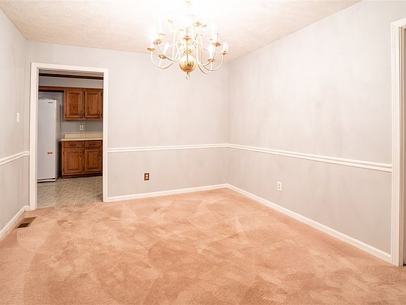 4th image of 191 Parker Dr
