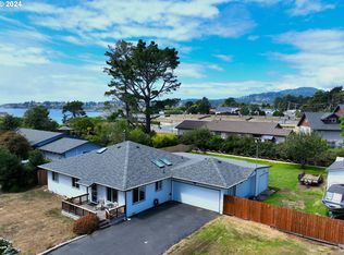 97935 Holly Ln, Brookings, OR 97415