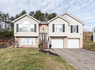 195 Ridgeview Dr, Aliquippa, PA 15001