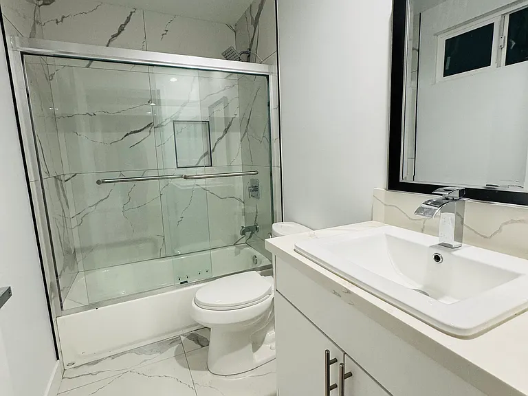 1301 N Kingsley Dr #19 — Photo 8