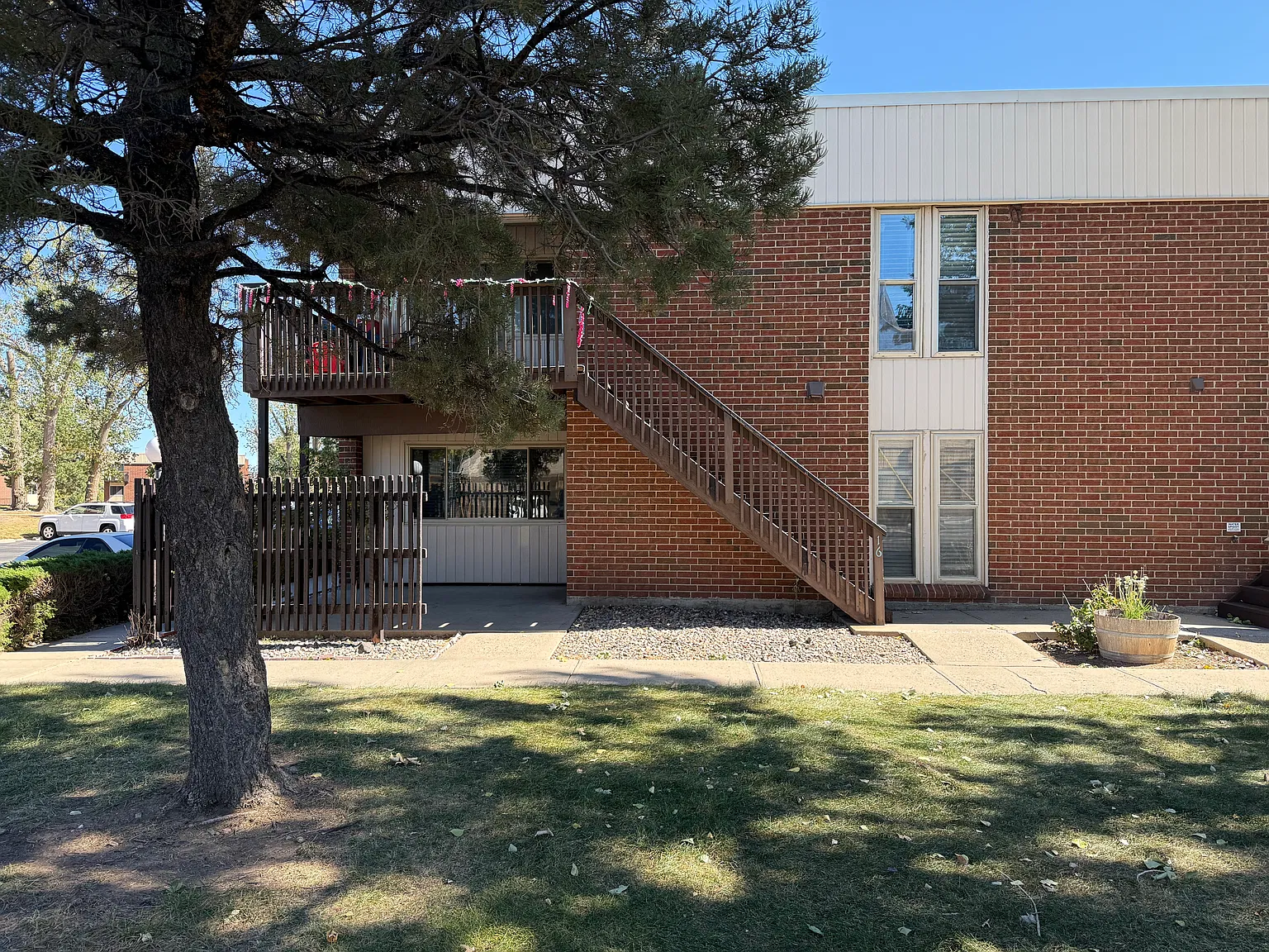 2 bed, 831 sqft, $1,300 — Photo 2