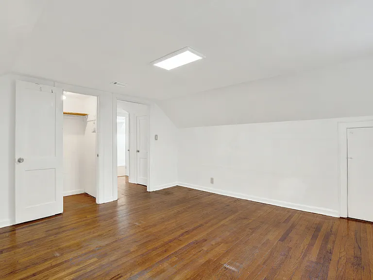 1501 E 35th St — Photo 24
