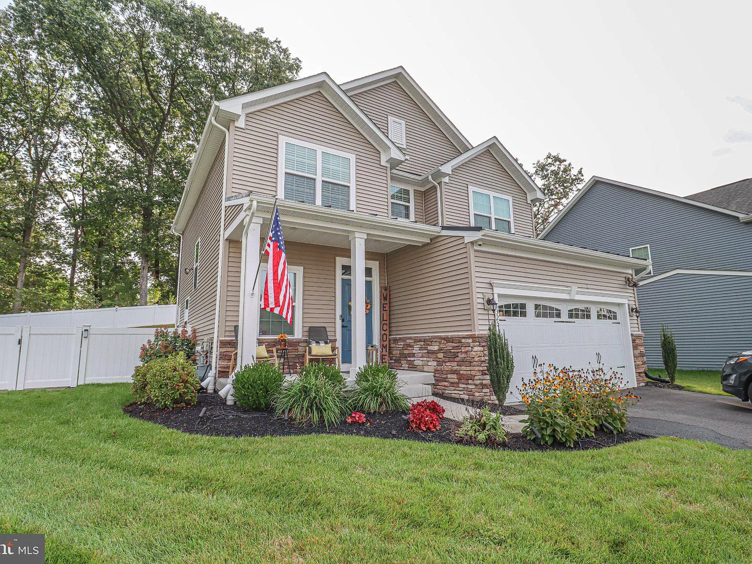 4 bed, 3.5 bath, 2457 sqft, $4,500 — Photo 2