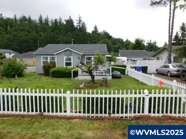 7410 3rd St SE, Turner, OR 97392