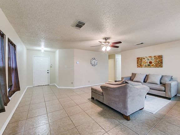 4th image of 8070 Chestnut Ash Dr